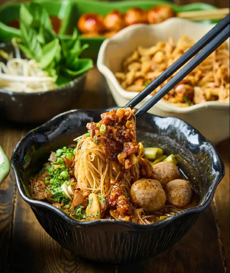 ร้านอาหารพร้อมพงษ์