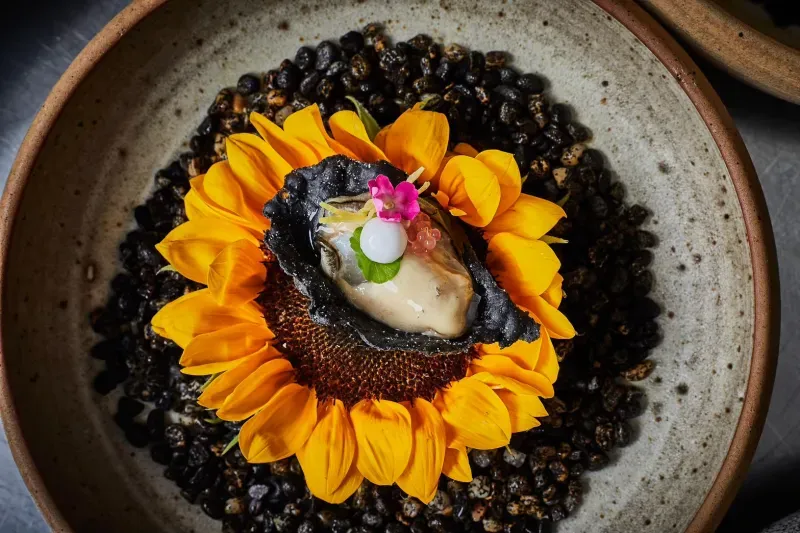 ร้านอาหารพร้อมพงษ์