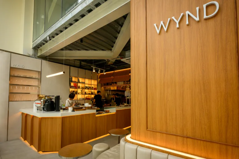 ร้านอาหารพร้อมพงษ์