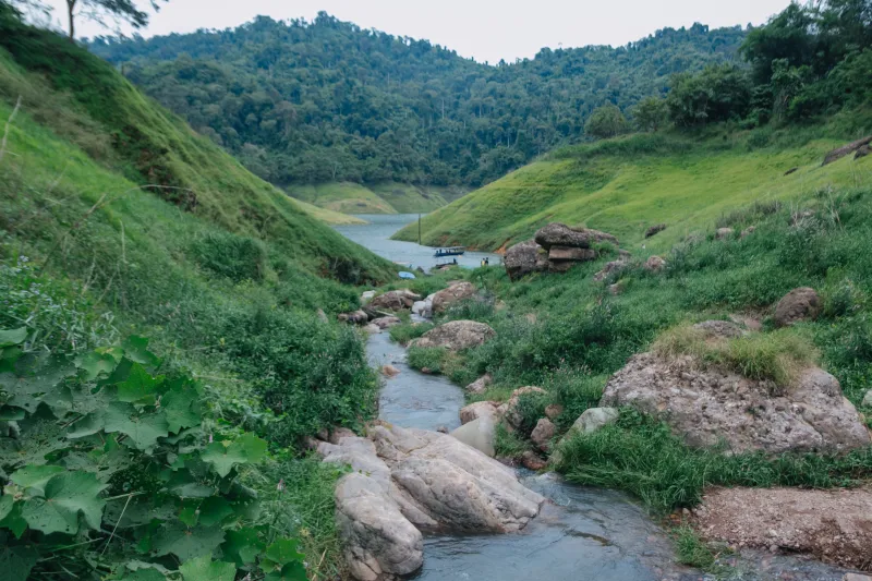 เที่ยวสงกรานต์ 2568 ที่เขื่อนขุนด่านปราการชล