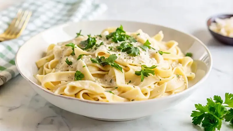 อาหารอิตาเลียน Fettucini Alfredo