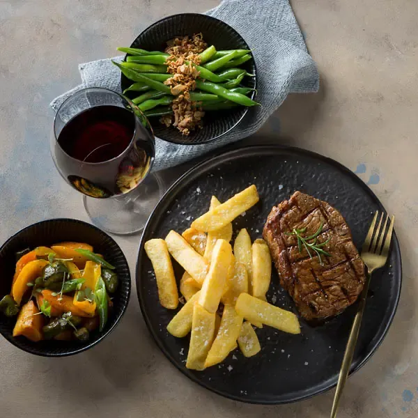 The Hussar Grill Camps Bay ร้านอาหารท้องถิ่นในแอฟริกาใต้