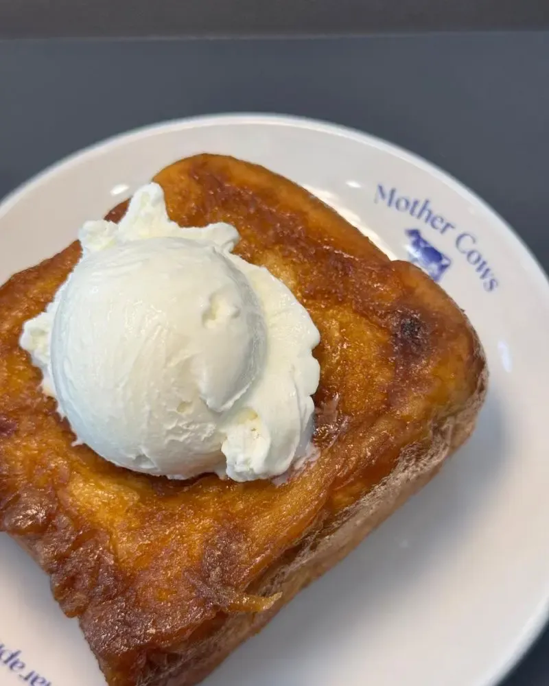 ร้านอาหารบรรทัดทอง Mother Cows