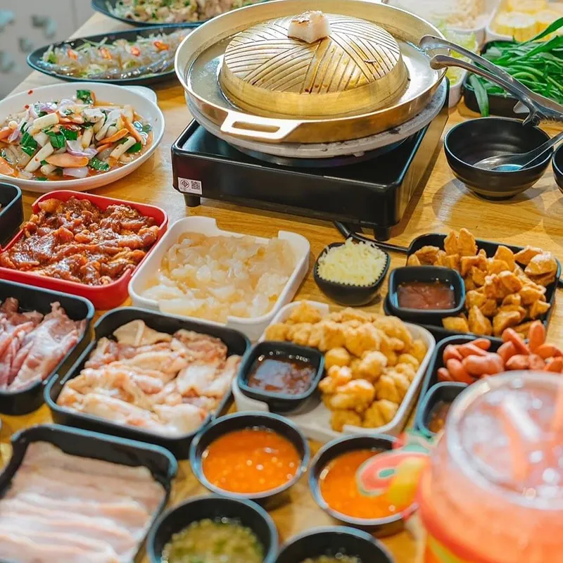 ซื้อชุดหมูกระทะจากร้านแนวตั้งหมูกระทะมาทำเอง