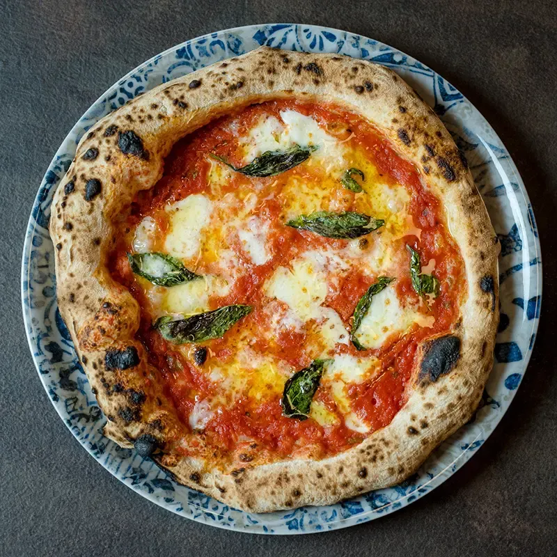 ร้านพิซซ่าในอิตาลี 'O Scugnizzo