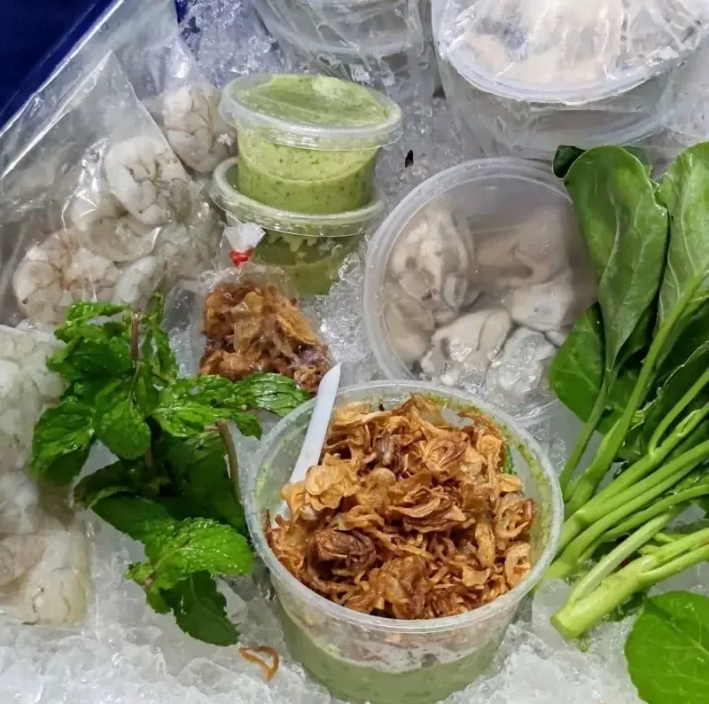 ร้านอาหารบรรทัดทอง ป้านีกุ้งแช่น้ำปลา