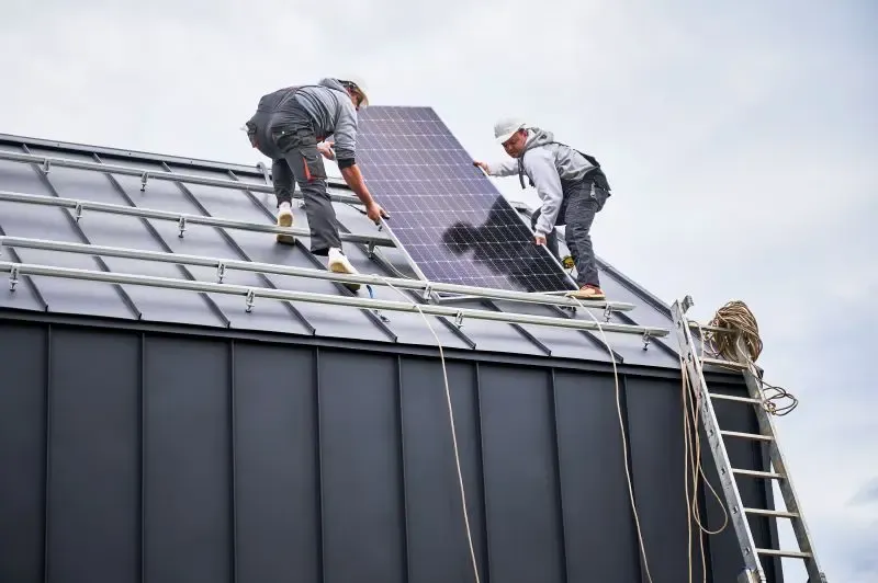 เทคนิคเลือก Solar Roof ให้พร้อมรับมือกับฤดูฝน