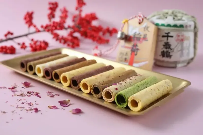 ขนม egg roll ร้าน the Roll