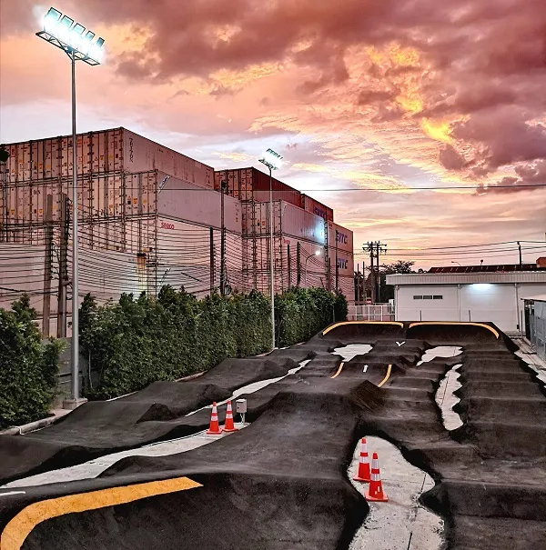 ลานเล่นสเก็ต ทางวิบาก