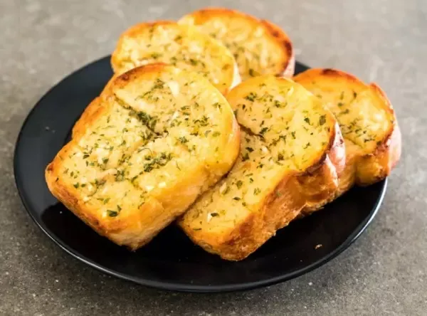 ขนมปังกระเทียม ขนมปังกระเทียม