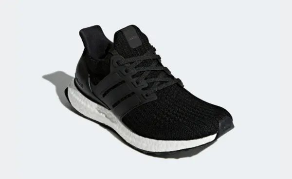 Adidas UltraBoost 4.0 W เป็นไอเทมคู่ใจของนักวิ่งและสายสนีกเกอร์ 