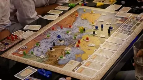 นัดเพื่อนมาเล่นบอร์ดเกม