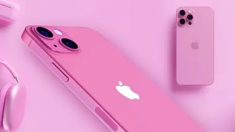 โมเดลตัวอย่าง iPhone 13 สีชมพู