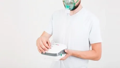 คนรับออกซิเจนจากเครื่องผลิตออกซิเจน