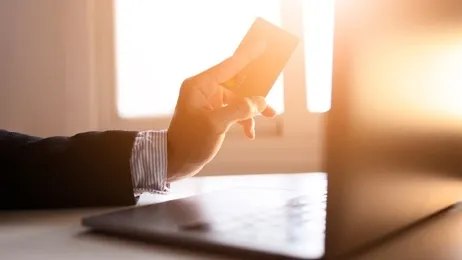 คนถือบัตรเครดิต