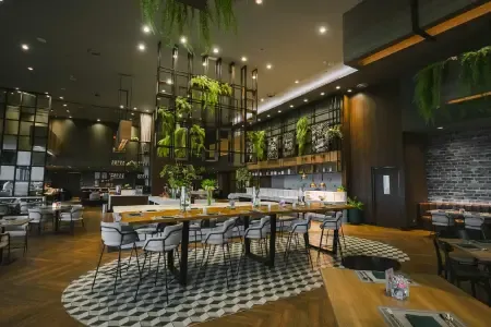 ห้องอาหาร Greenhouse Restaurant and Terrace Bar