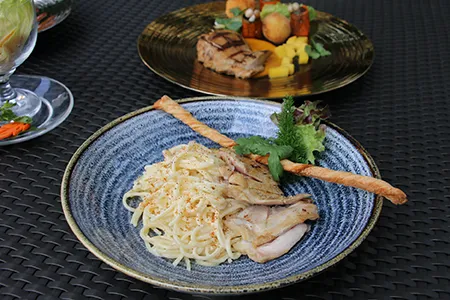 ห้องอาหารนานาชาติ คาเฟ่ ลอเรล