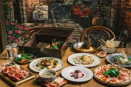 ห้องอาหารโรงแรม โนโวเทล กรุงเทพ ฟิวเจอร์พาร์ค รังสิต - Alberto's Pizzeria & Trattoria