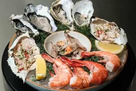 ห้องอาหาร Embassy Room – Catalan Cuisine