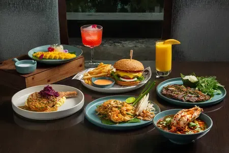 ซัฟไฟร์ บาร์ (Sapphire Bar)