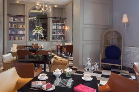 ห้องอาหารเดอะไลบรารี (The Library Restaurant)