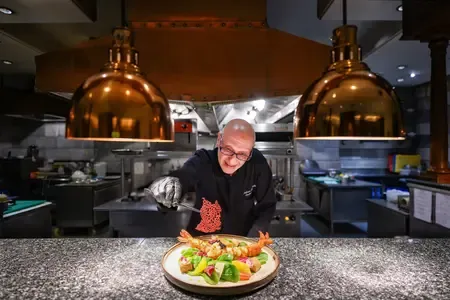 โรงแรม เซ็นทาราแกรนด์ เซ็นทรัลพลาซา ลาดพร้าว กรุงเทพฯ (Centara Grand at Central Plaza Ladprao Bangkok)