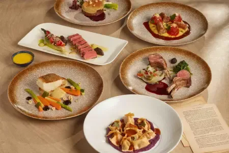 โรงแรมรอยัล ออคิด เชอราตัน (Royal Orchid Sheraton Hotel & Towers)