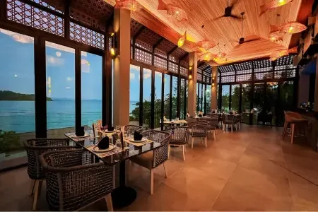 Sinae Phuket Luxury Hotel