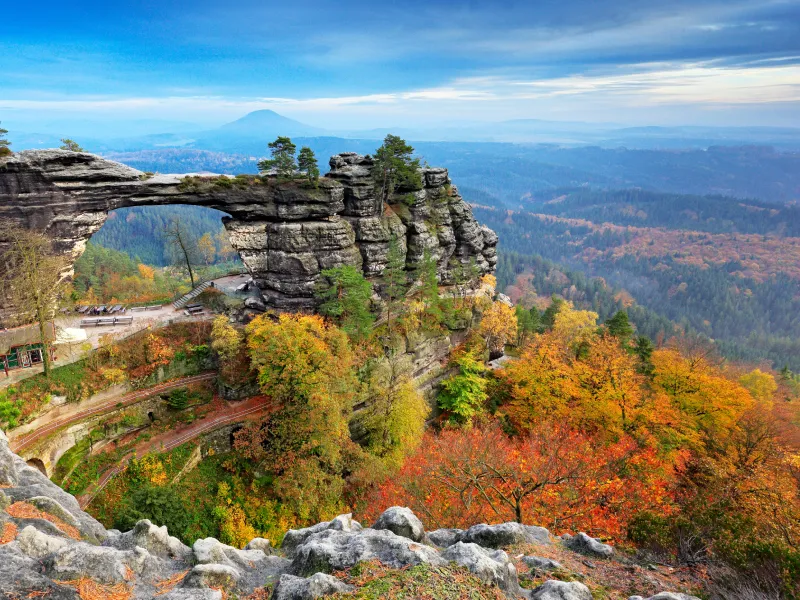 เที่ยวชมปารีส สะพาน Pont Neuf เที่ยวชมปารีส สะพาน Pont Neuf