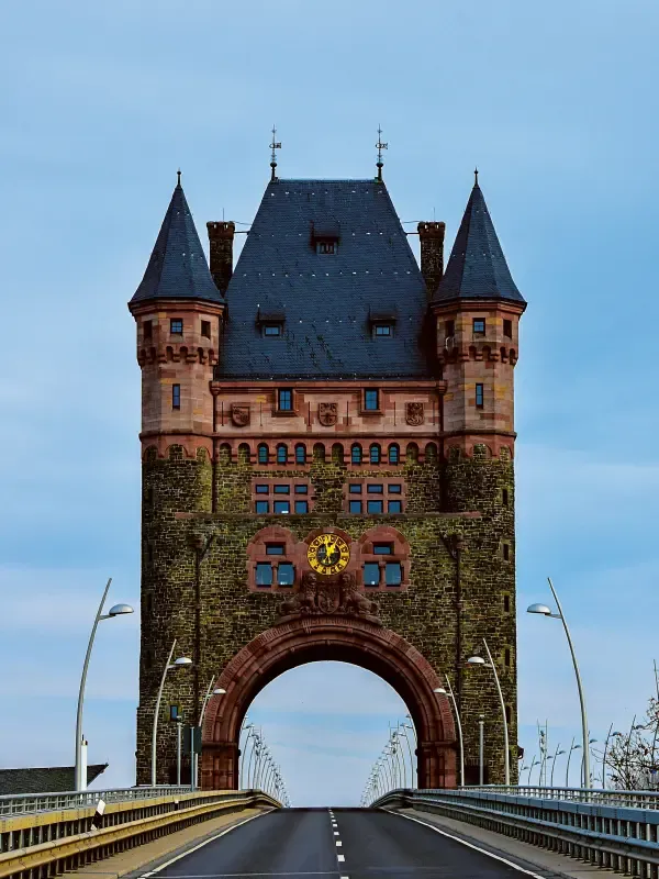 ท่องโลกไปกับ Accidentally Wes Anderson - Nibelungenbrucke Worms-Germany