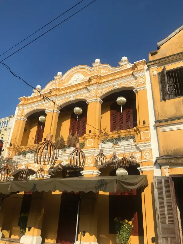 เดินเท้าเที่ยวชมย่านเมืองเก่าฮอยอัน