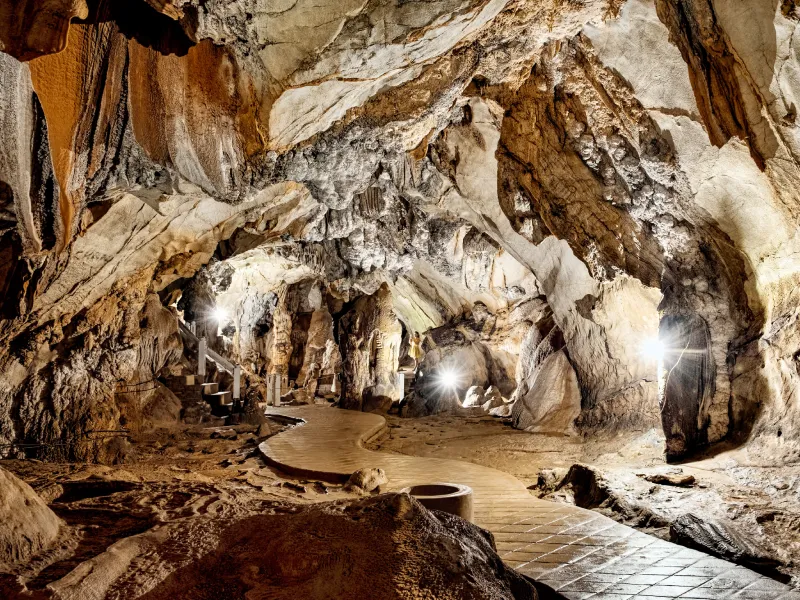 Tham Chang Cave - วังเวียง