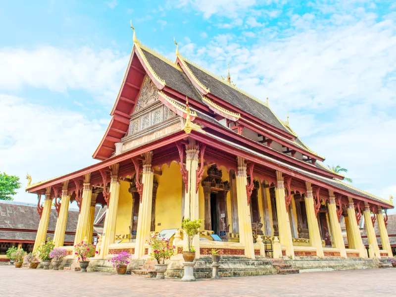 นั่งรถไฟสายลาวจีนเที่ยวเวียงจันทร์ - วัดสีสะเกด