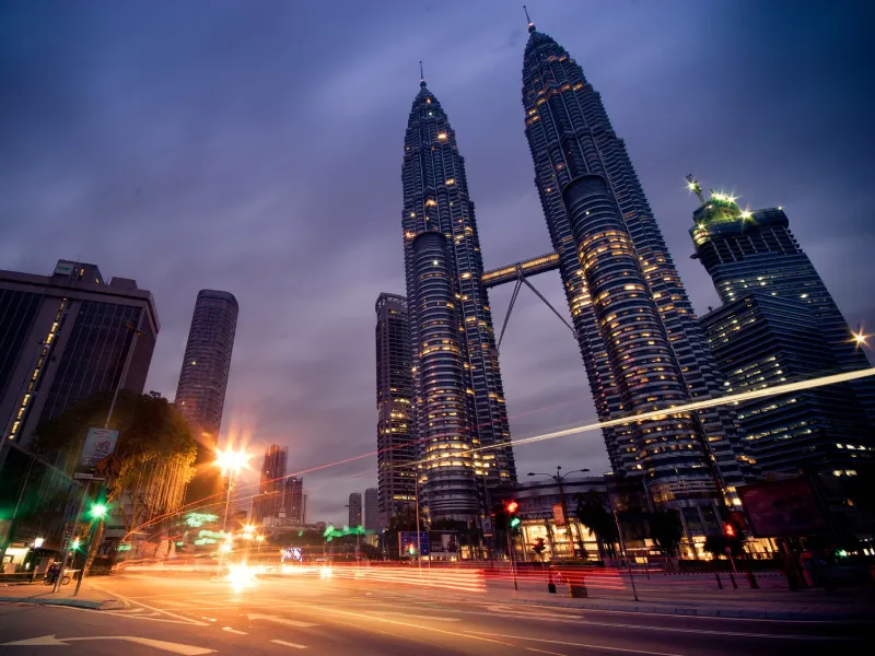 ตึกแฝดเปโตรนาส แลนด์มาร์กแห่งมาเลเซีย