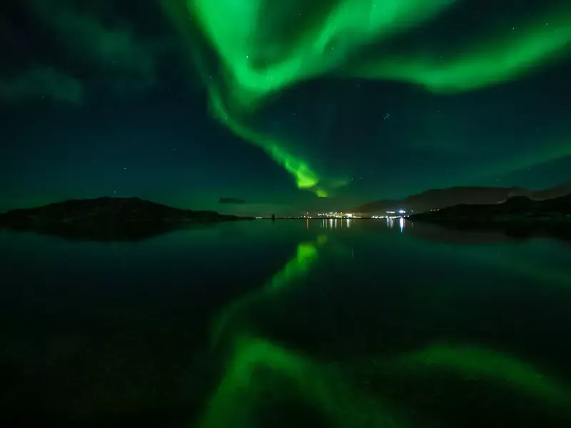 ชมแสงเหนือประเทศกรีนแลนด์