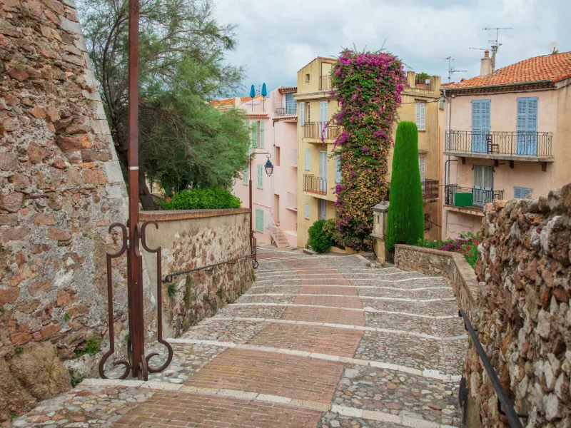 Le Suquet - คานส์ ฝรั่งเศสตอนใต้