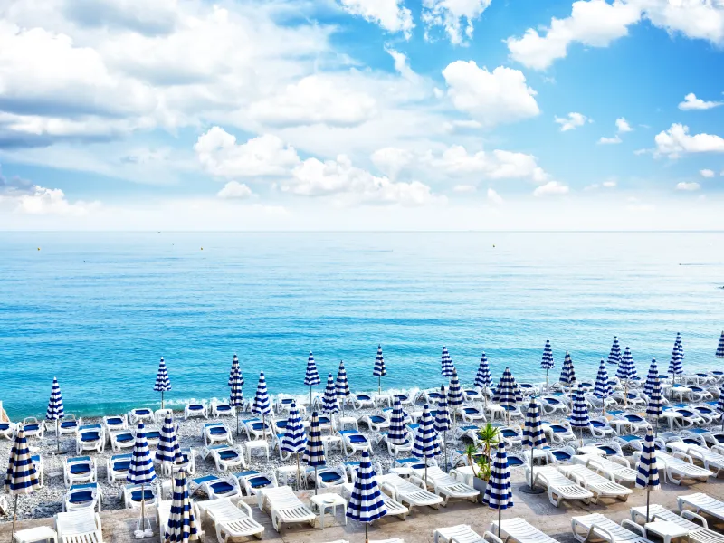 ชายหาดเมืองนีซ (ฝรั่งเศสตอนใต้)