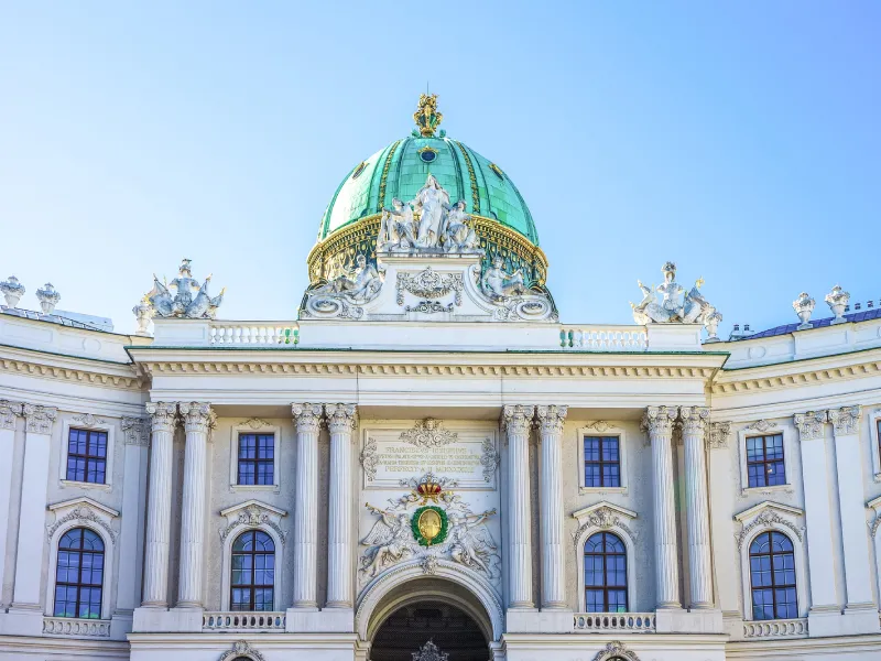 พระราชวังฮอฟบวร์ก (Hofburg Palace) พระราชวังฮอฟบวร์ก (Hofburg Palace)