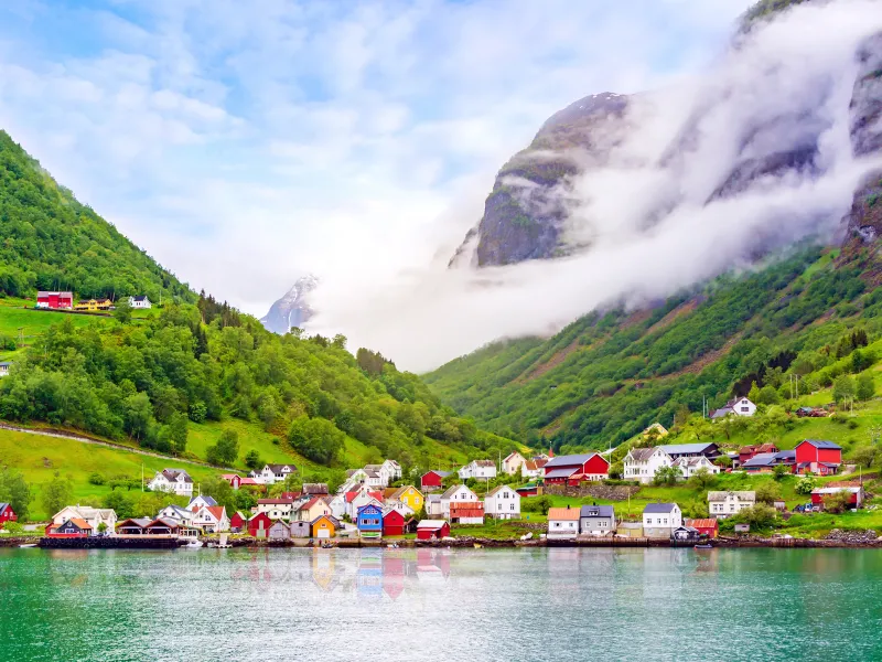 Gudvangen เมืองเล็กริมฟยอร์ด Naeroyfjord Gudvangen เมืองเล็กริมฟยอร์ด Naeroyfjord