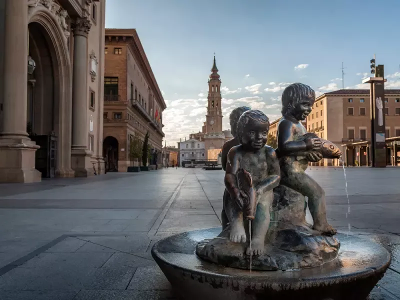 มหาวิหารของพระเยซูคริสต์ (La Seo de Zaragoza)