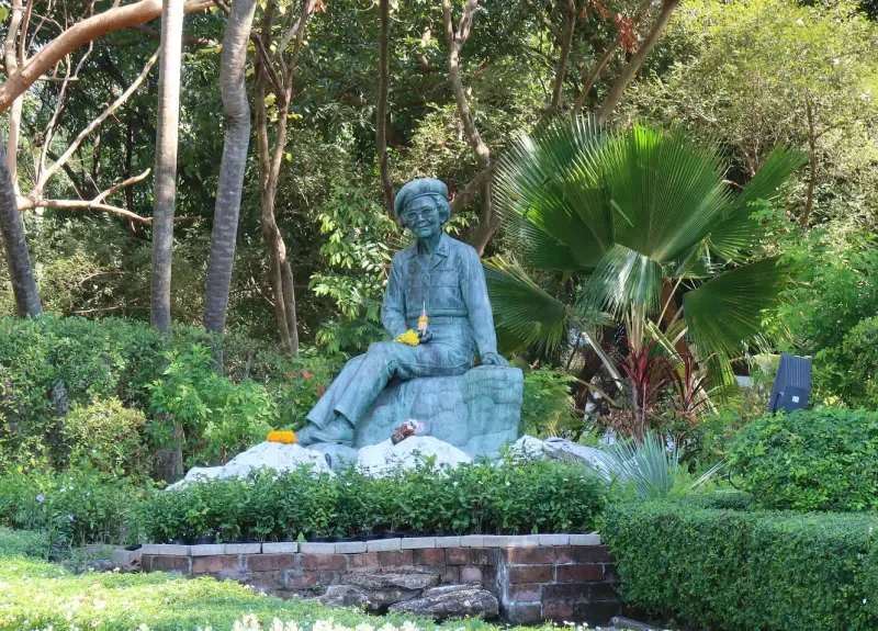 สวนสมเด็จพระศรีนครินทร์ นนทบุรี