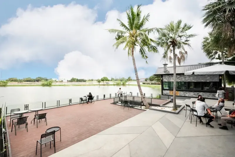 คาเฟ่ High Octane Cafe