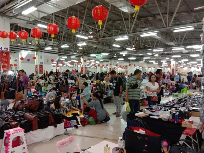 แหล่งช็อปปิ้ง แหล่งเที่ยวนนทบุรี ตลาดนัดพันธุ์ทิพย์งามวงศ์วาน