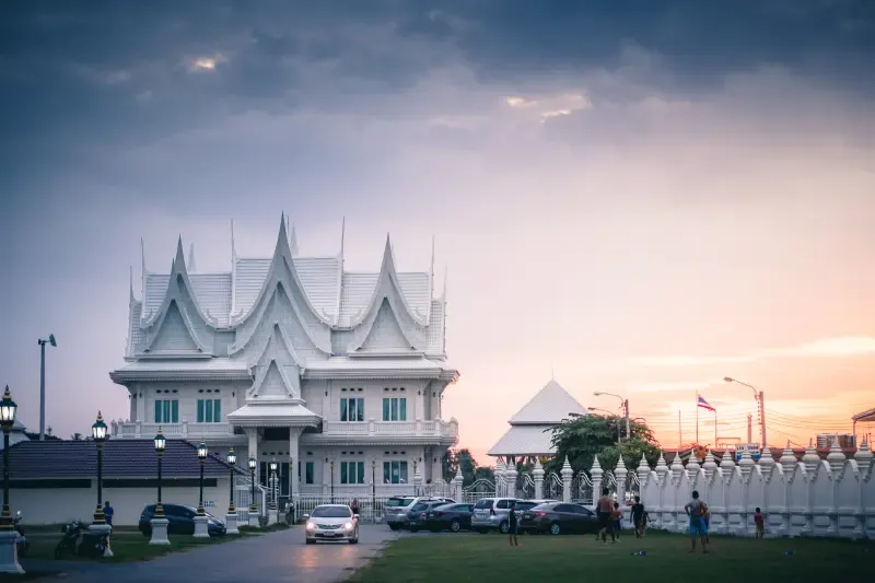 วัดกู้ (วัดพระนางเรือล่ม) ที่เที่ยวจังหวัดนนทบุรี