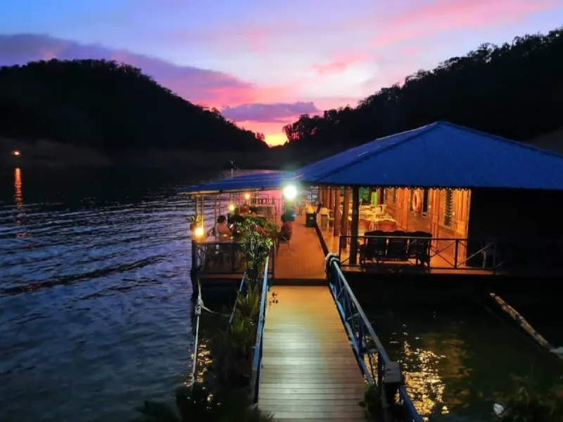 ล่องแพเขื่อนแม่งัดสมบูรณ์ชล