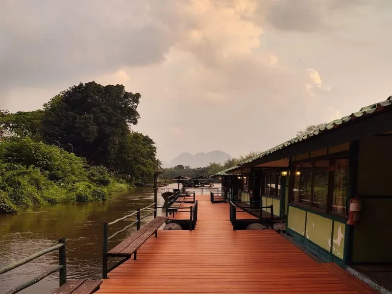 ผึ้ง หวาน รีสอร์ท พิกัดล่องแพใกล้กรุงเทพฯ