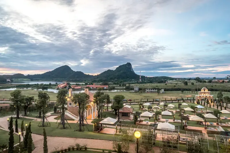 ร้านอาหารแนวตะวันตก Castello Di Bellagio สัตหีบ ชลบุรี ร้านอาหารแนวตะวันตก Castello Di Bellagio สัตหีบ ชลบุรี