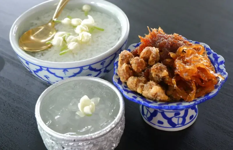 ร้านข้าวแช่เพชรบุรี ข้าวแช่ป้าอ่อน ร้านข้าวแช่เพชรบุรี ข้าวแช่ป้าอ่อน