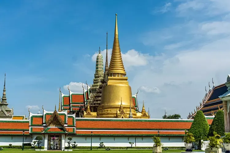 บรรยากาศด้านในวัดพระแก้ว