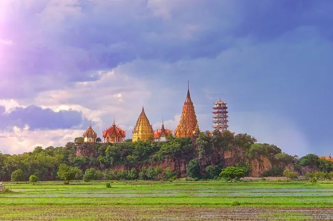 บรรยากาศวัดถ้ำเสือ